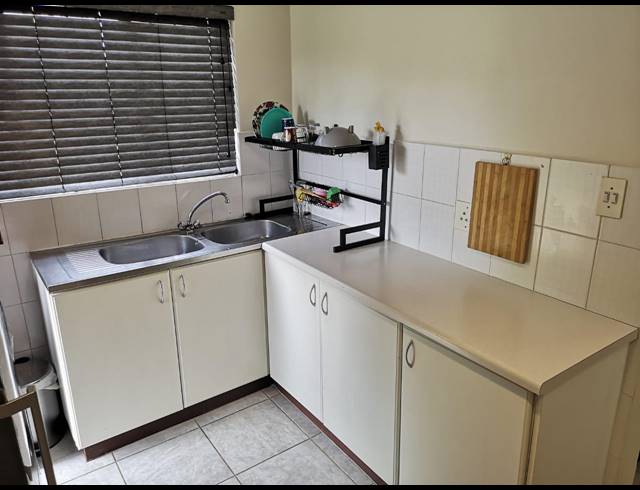 3 BEDROOM HOUSE TO LET IN LINCOLN MEADE